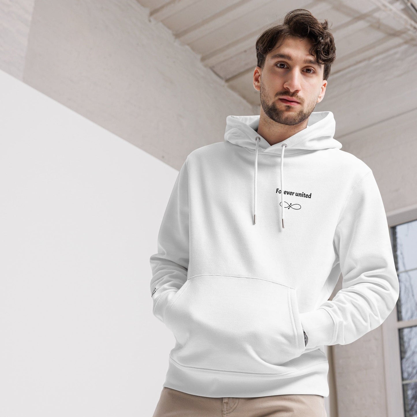 Sweat à capuche unisexe essentiel et écologique avec broderie